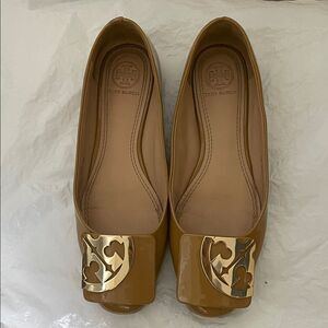 Tory Burch Women's Square Toe Logo Nude Flat Size 5 Casual Office Luxury
